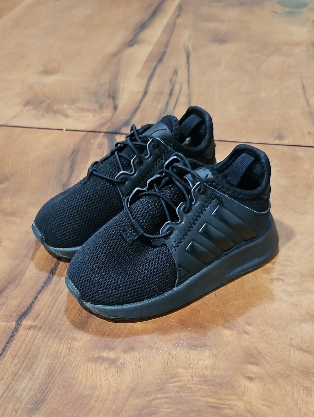 adidas Black Kids Lightweight Mesh Sneakers Sz 6k